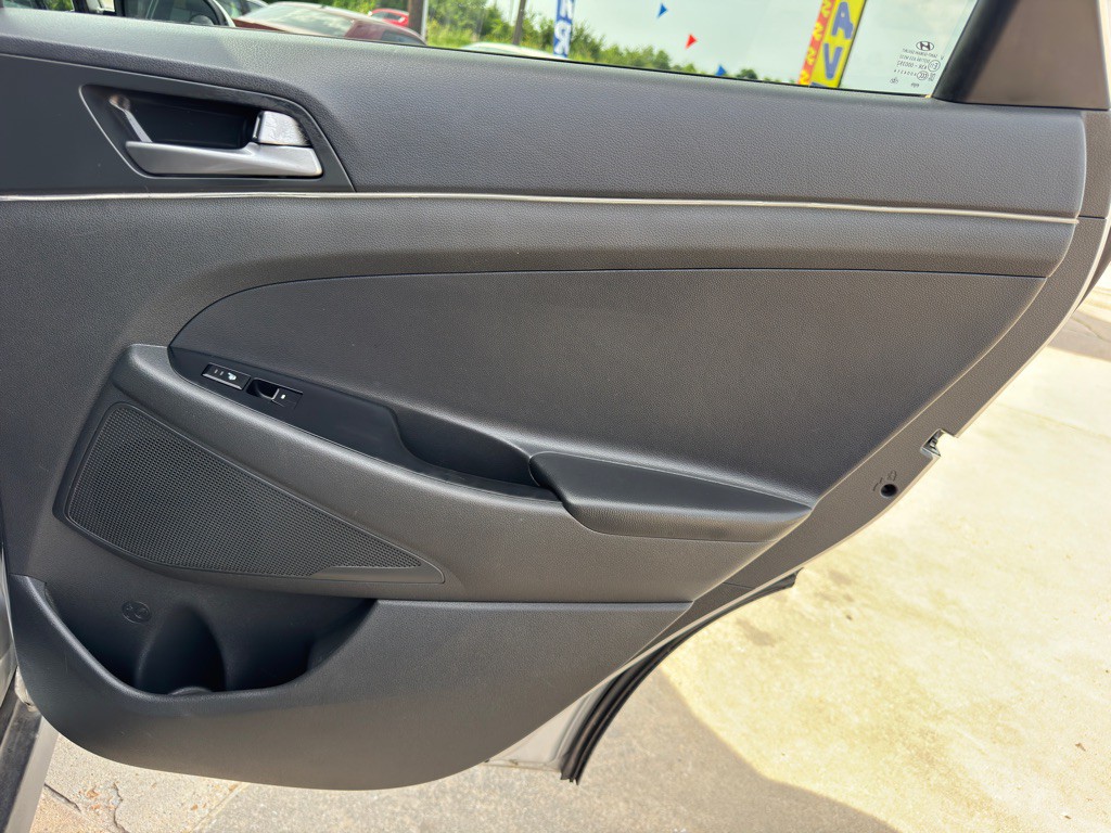 2016 Hyundai Tucson Image 18