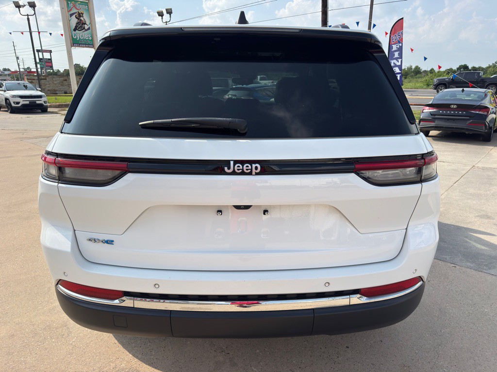 2024 Jeep Grand Cherokee Image 9