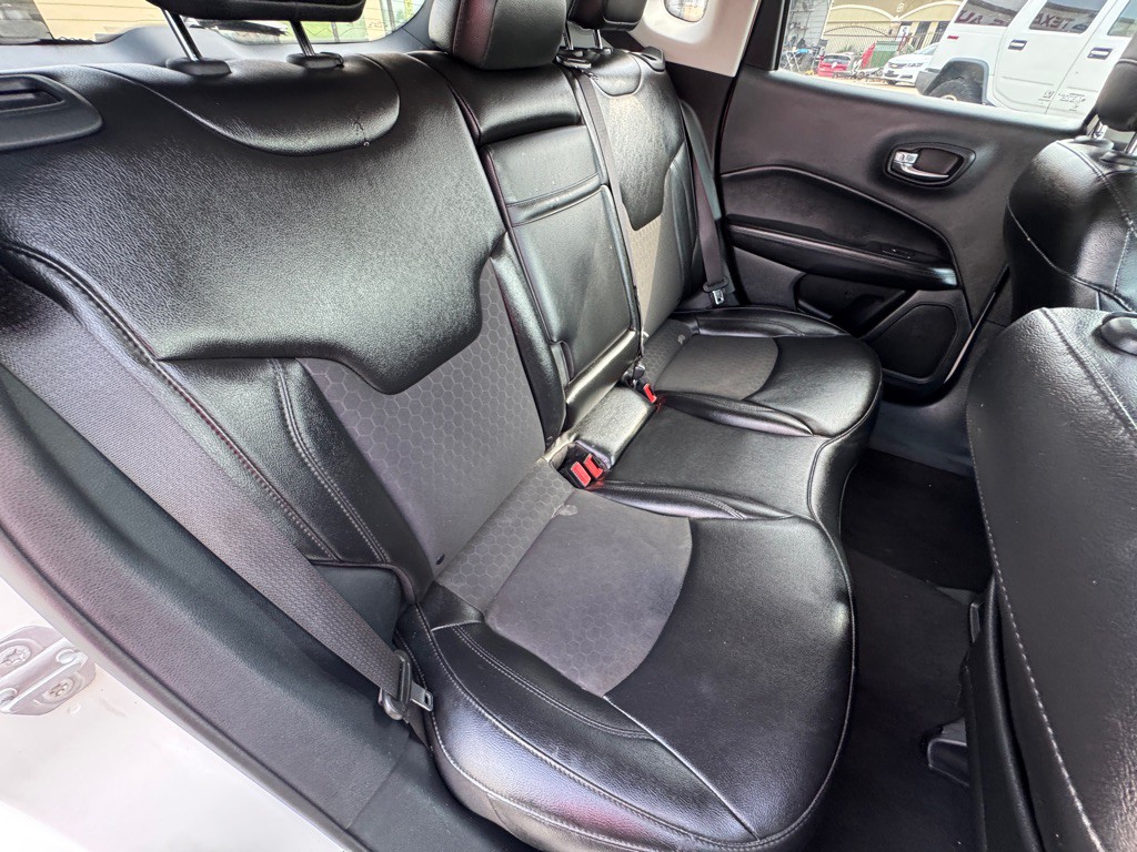 2020 Jeep Compass Image 15