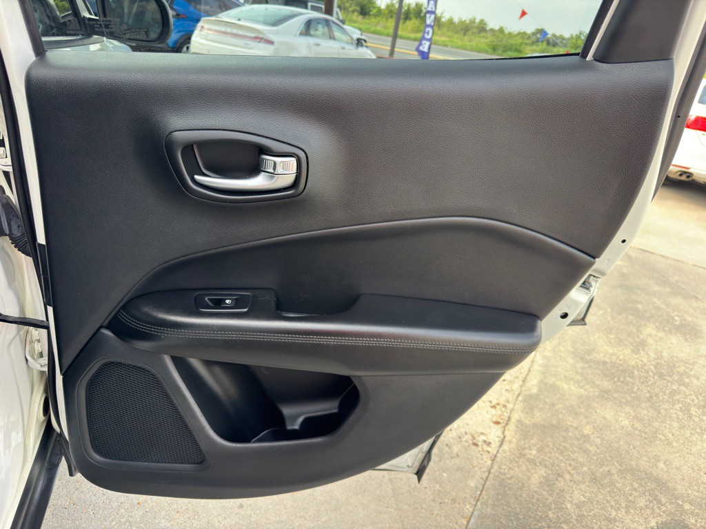 2020 Jeep Compass Image 17