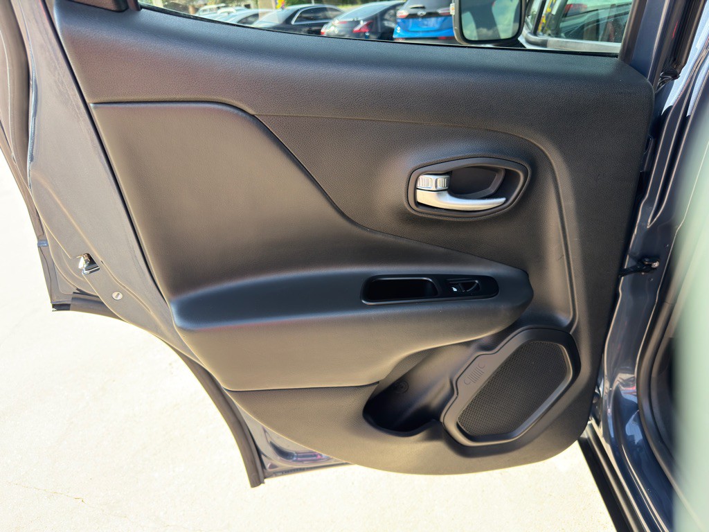 2020 Jeep Renegade Image 15
