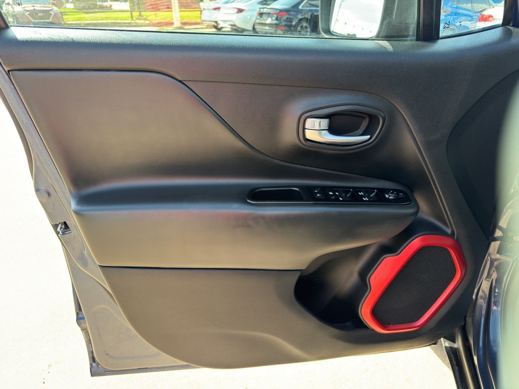 2020 Jeep Renegade Image 24