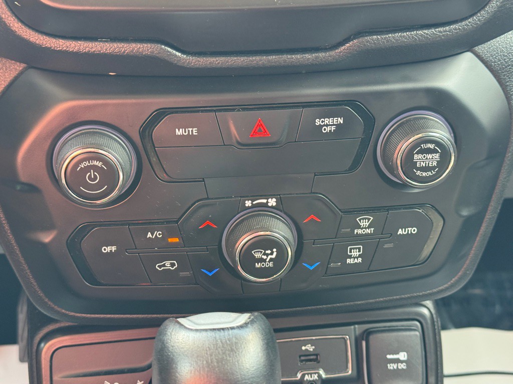 2020 Jeep Renegade Image 28