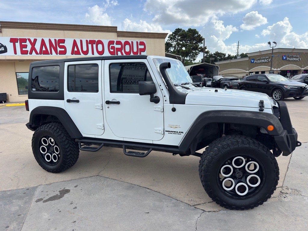 2013 Jeep Wrangler Unlimited Image 2