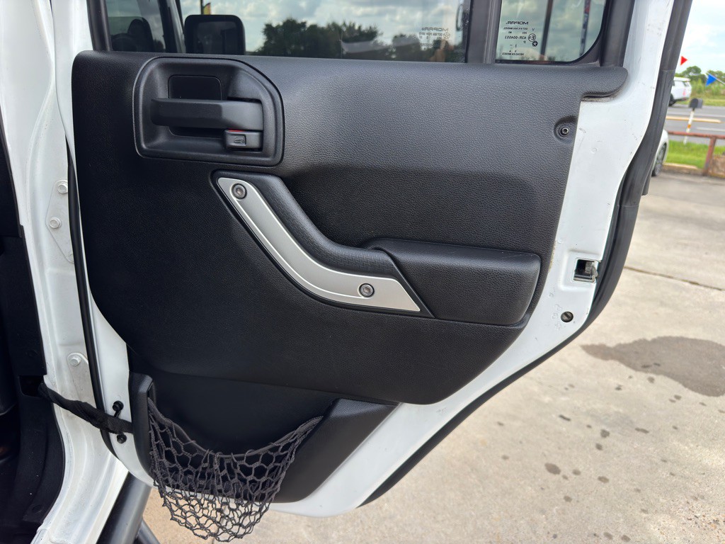 2013 Jeep Wrangler Unlimited Image 18
