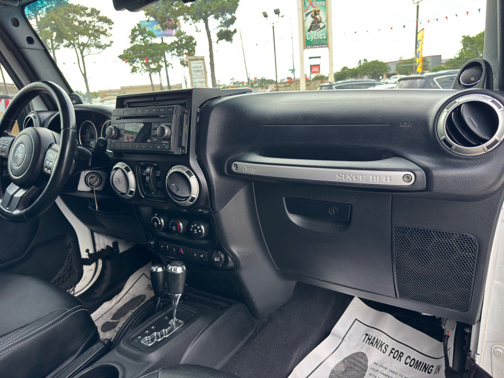 2013 Jeep Wrangler Unlimited Image 20