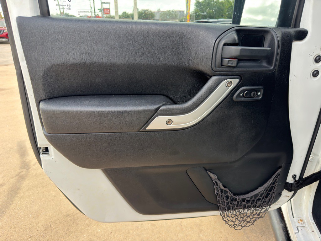 2013 Jeep Wrangler Unlimited Image 24