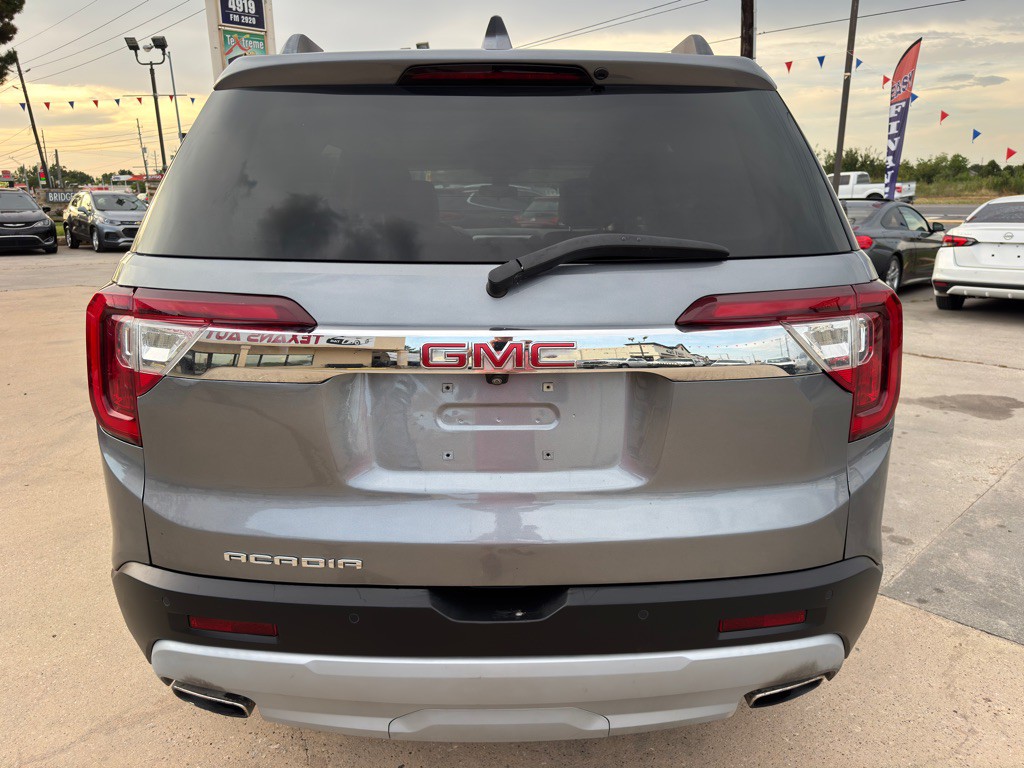 2022 GMC Acadia Image 8