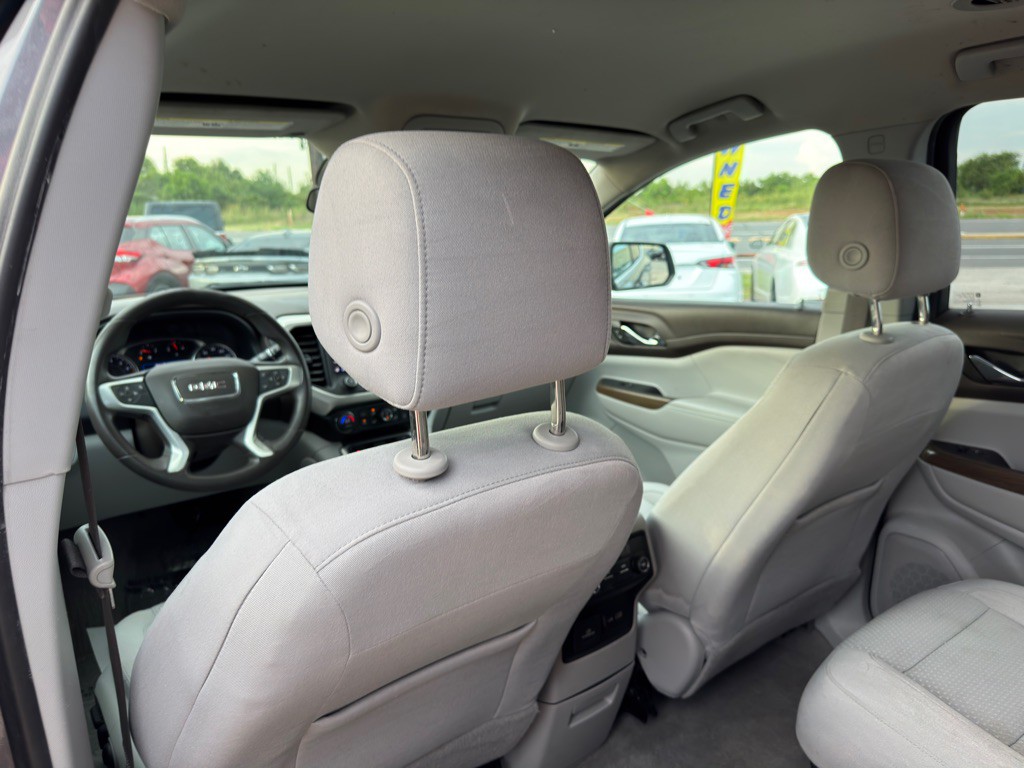 2022 GMC Acadia Image 13