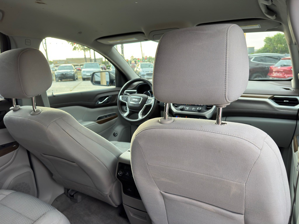 2022 GMC Acadia Image 17
