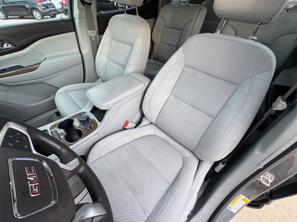 2022 GMC Acadia Image 22