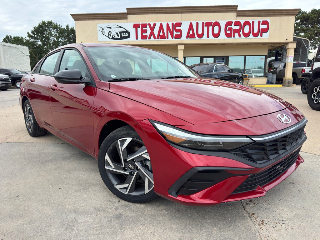 2025 Hyundai Elantra Image 1