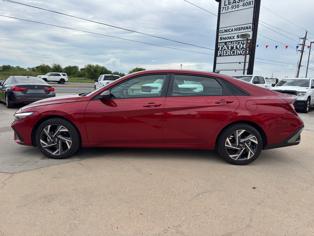 2025 Hyundai Elantra Image 6