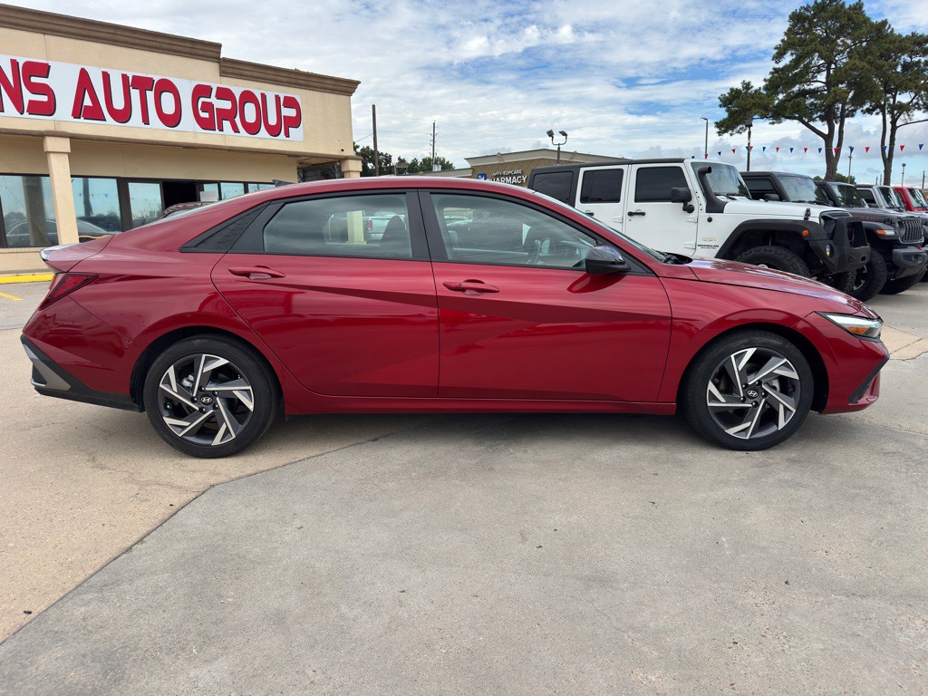 2025 Hyundai Elantra Image 10