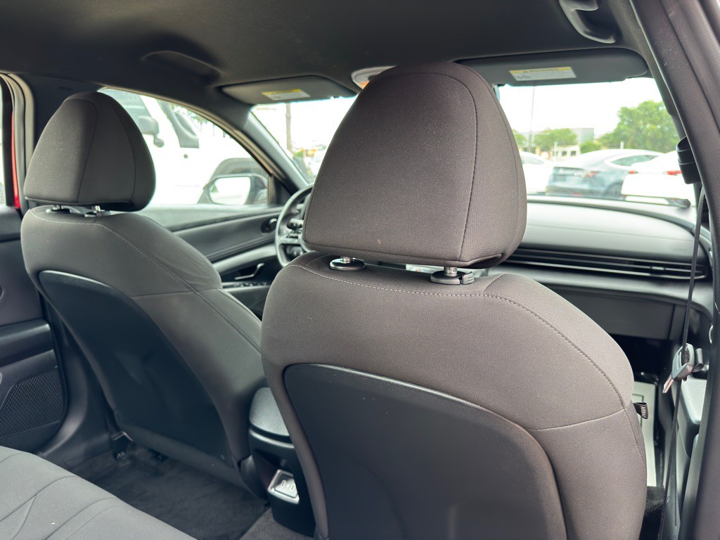 2025 Hyundai Elantra Image 15