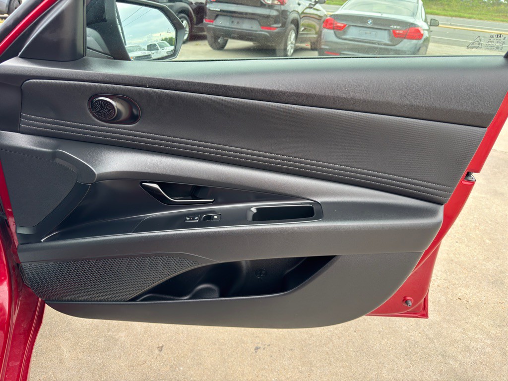 2025 Hyundai Elantra Image 19