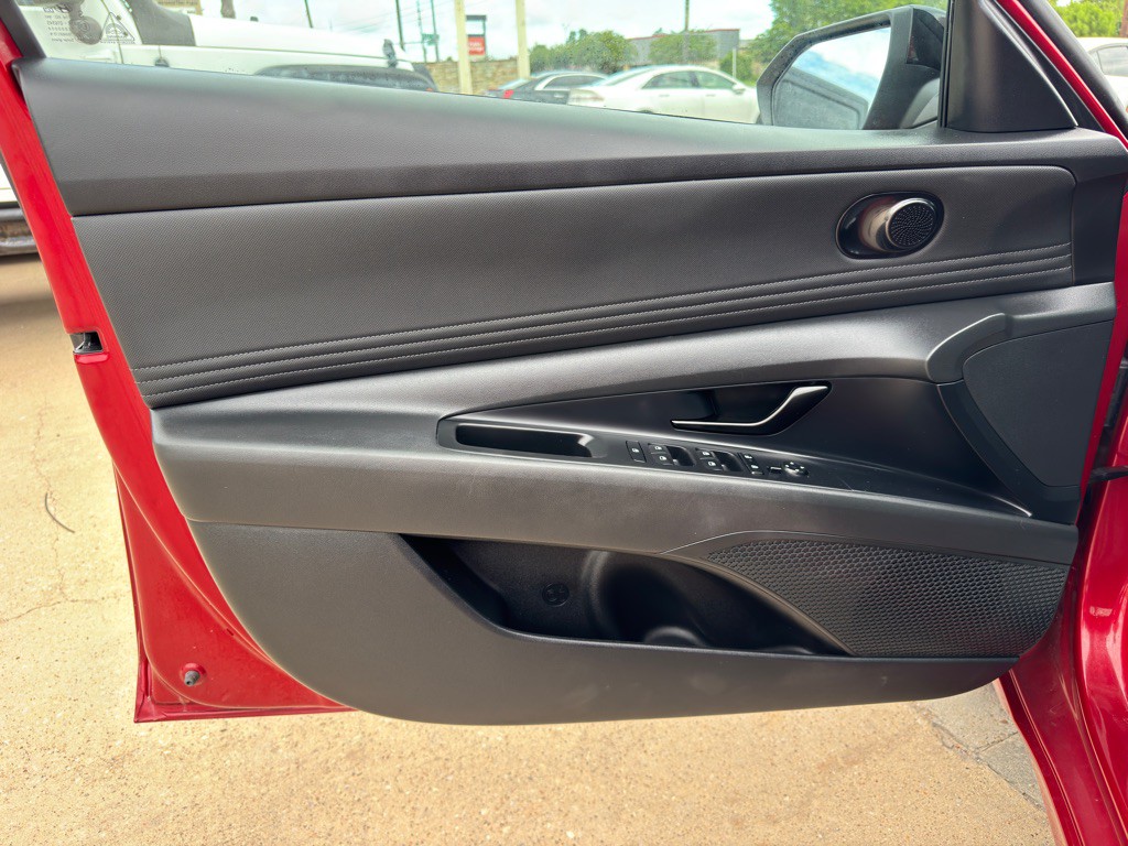 2025 Hyundai Elantra Image 22