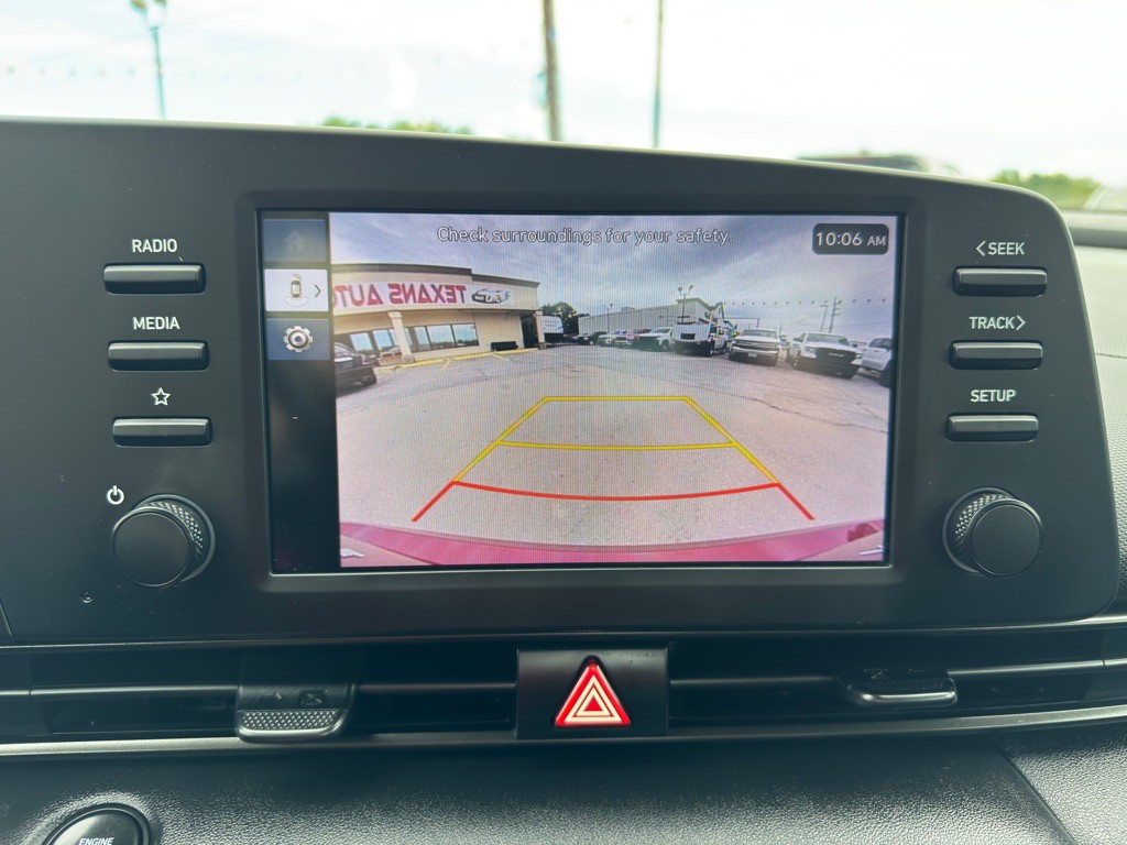 2025 Hyundai Elantra Image 25