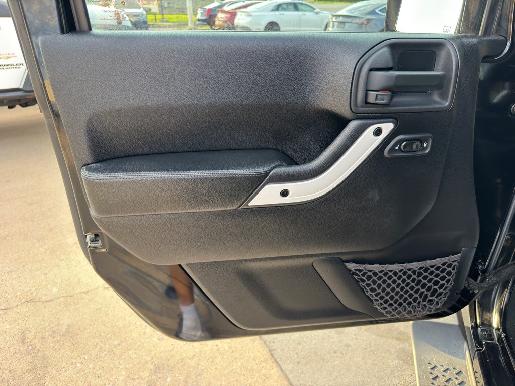 2015 Jeep Wrangler Image 21