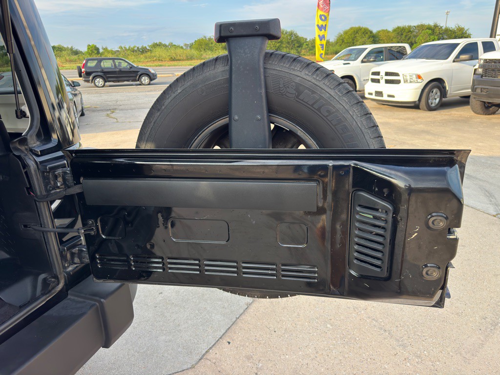 2015 Jeep Wrangler Image 28