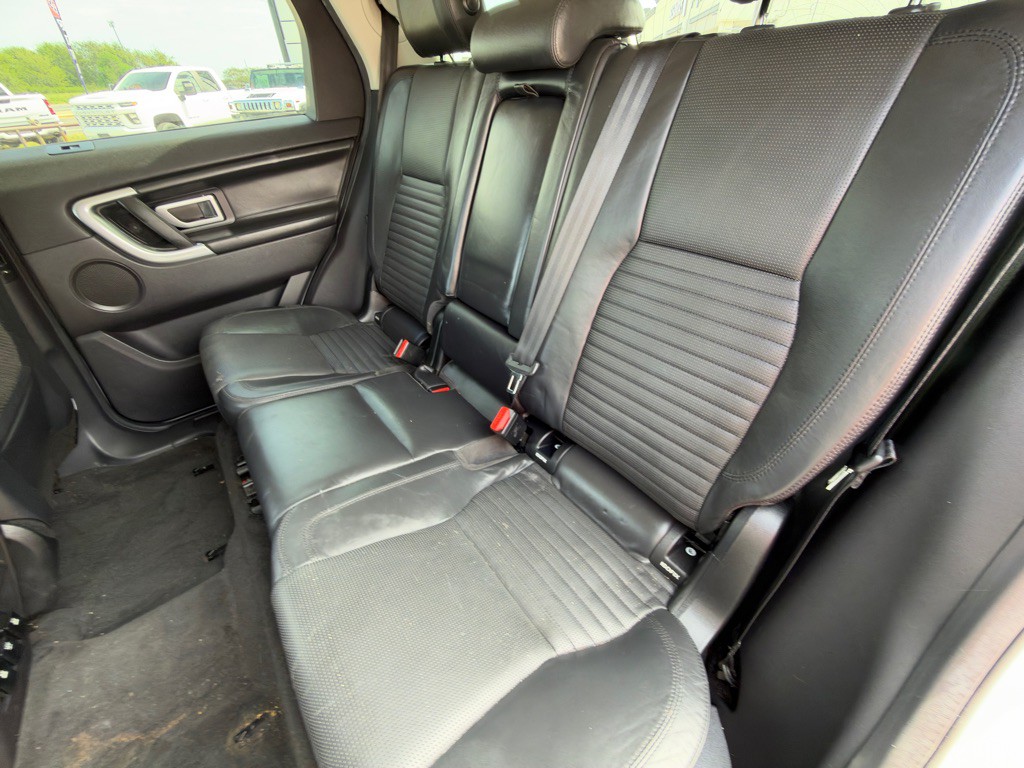 2016 Land Rover Discovery Sport Image 12