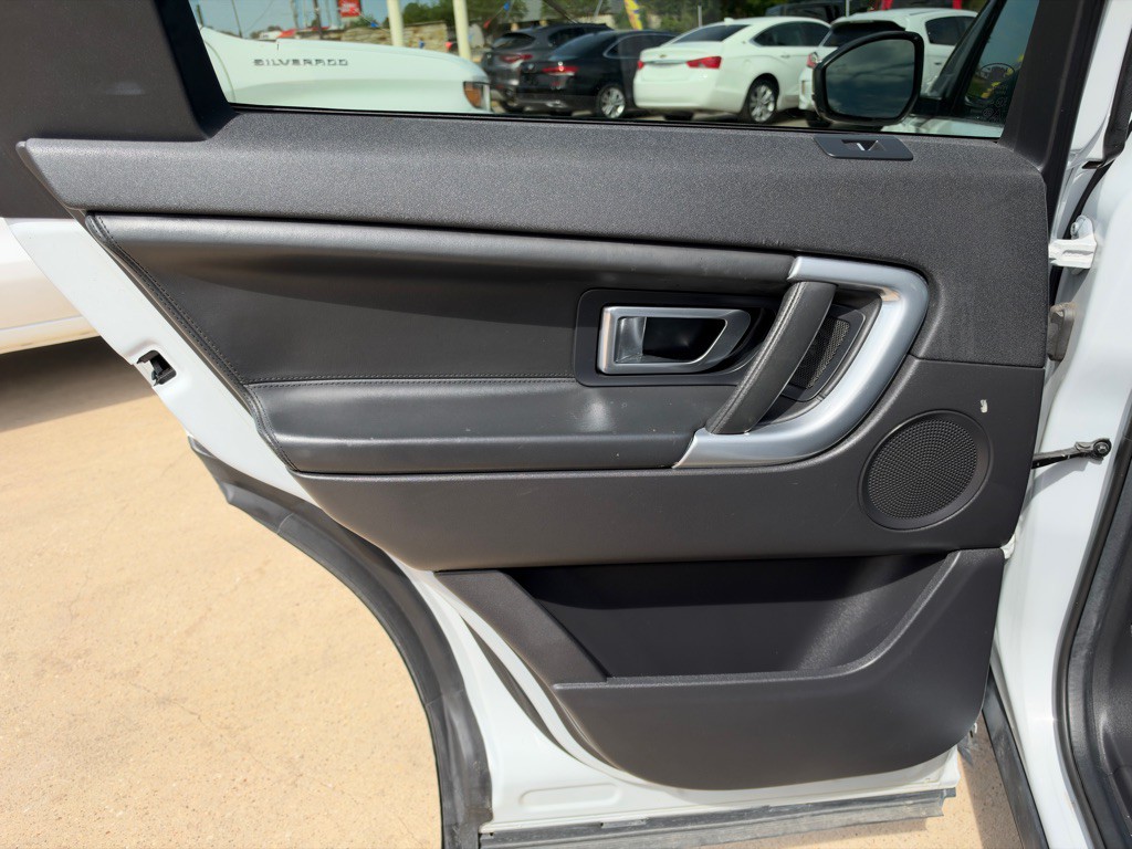 2016 Land Rover Discovery Sport Image 14