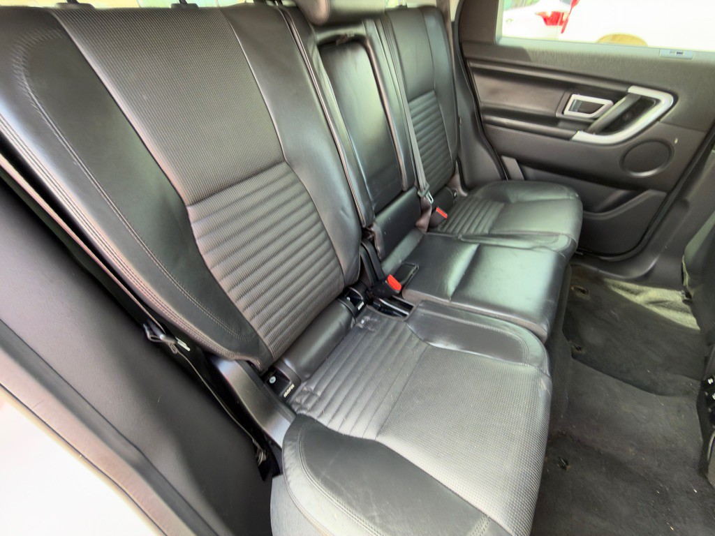 2016 Land Rover Discovery Sport Image 15