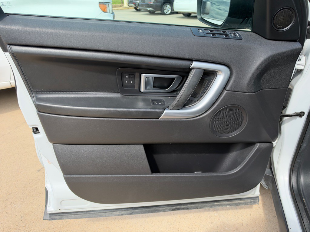 2016 Land Rover Discovery Sport Image 23