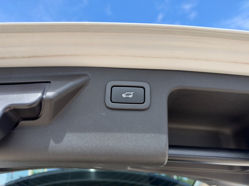 2016 Land Rover Discovery Sport Image 33