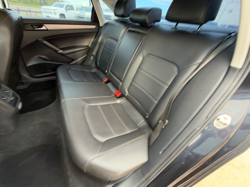 2020 Volkswagen Passat Image 12