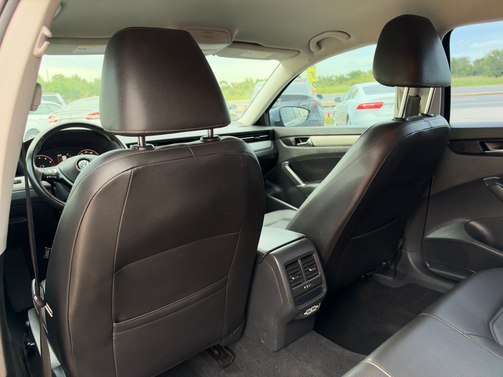 2020 Volkswagen Passat Image 13