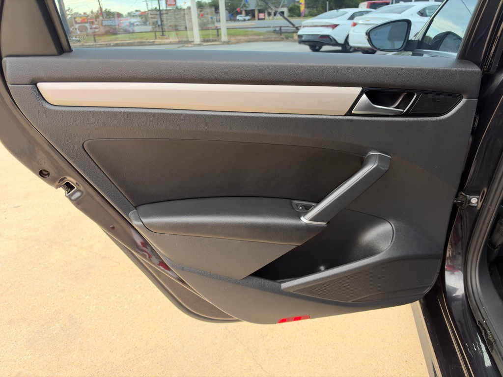 2020 Volkswagen Passat Image 14