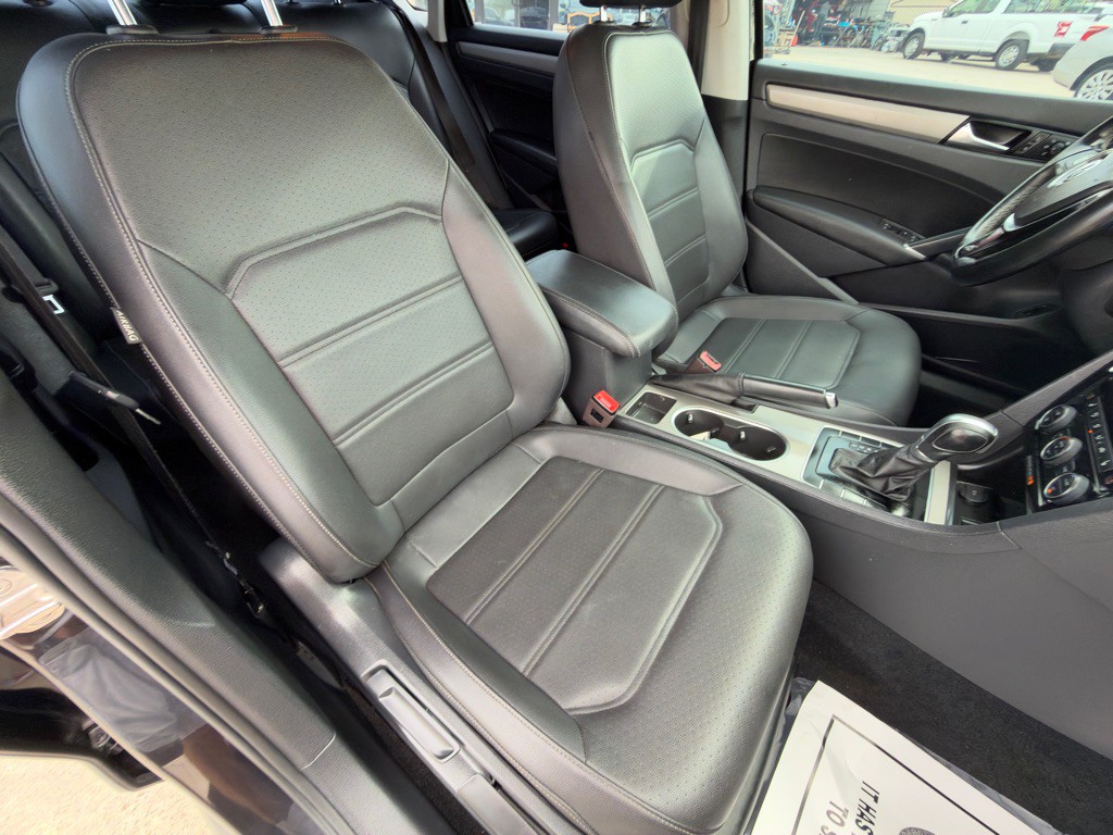 2020 Volkswagen Passat Image 18