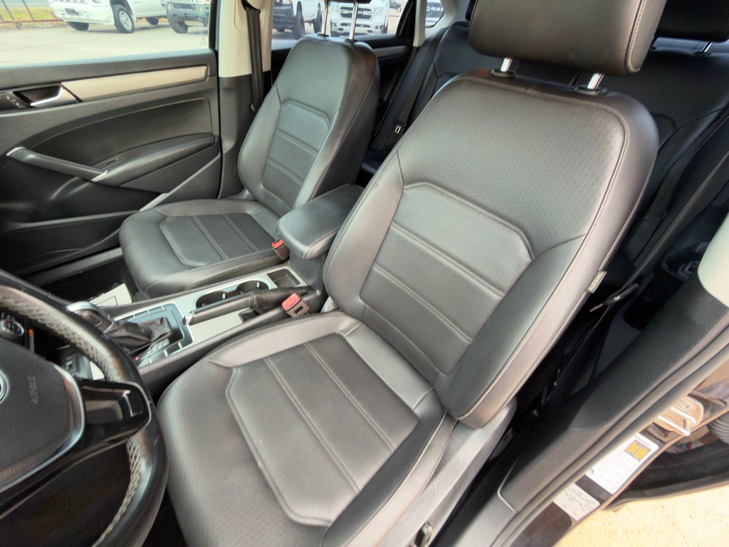 2020 Volkswagen Passat Image 21