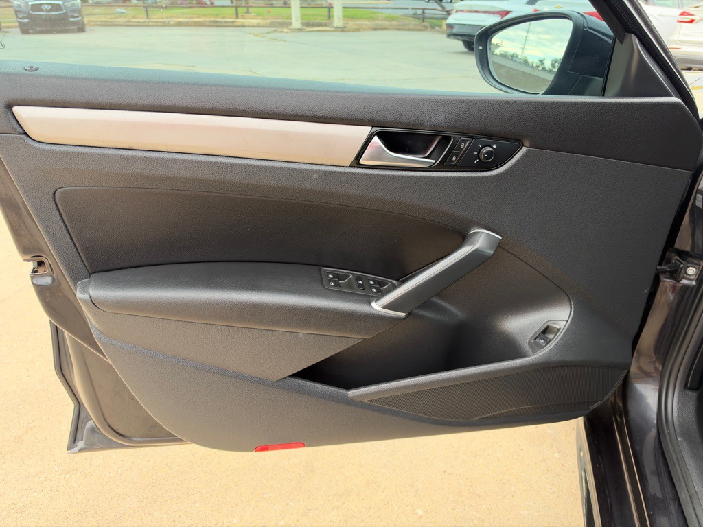 2020 Volkswagen Passat Image 23