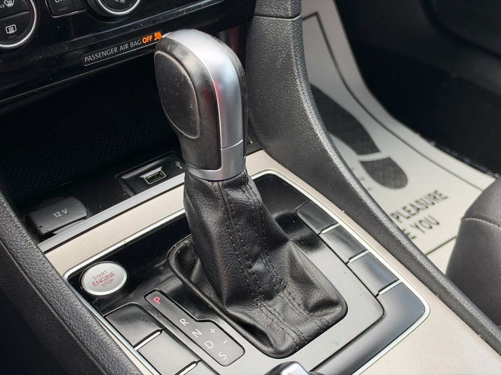 2020 Volkswagen Passat Image 28