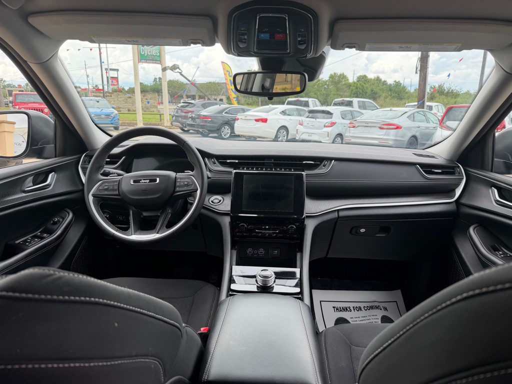 2023 Jeep Grand Cherokee Image 13