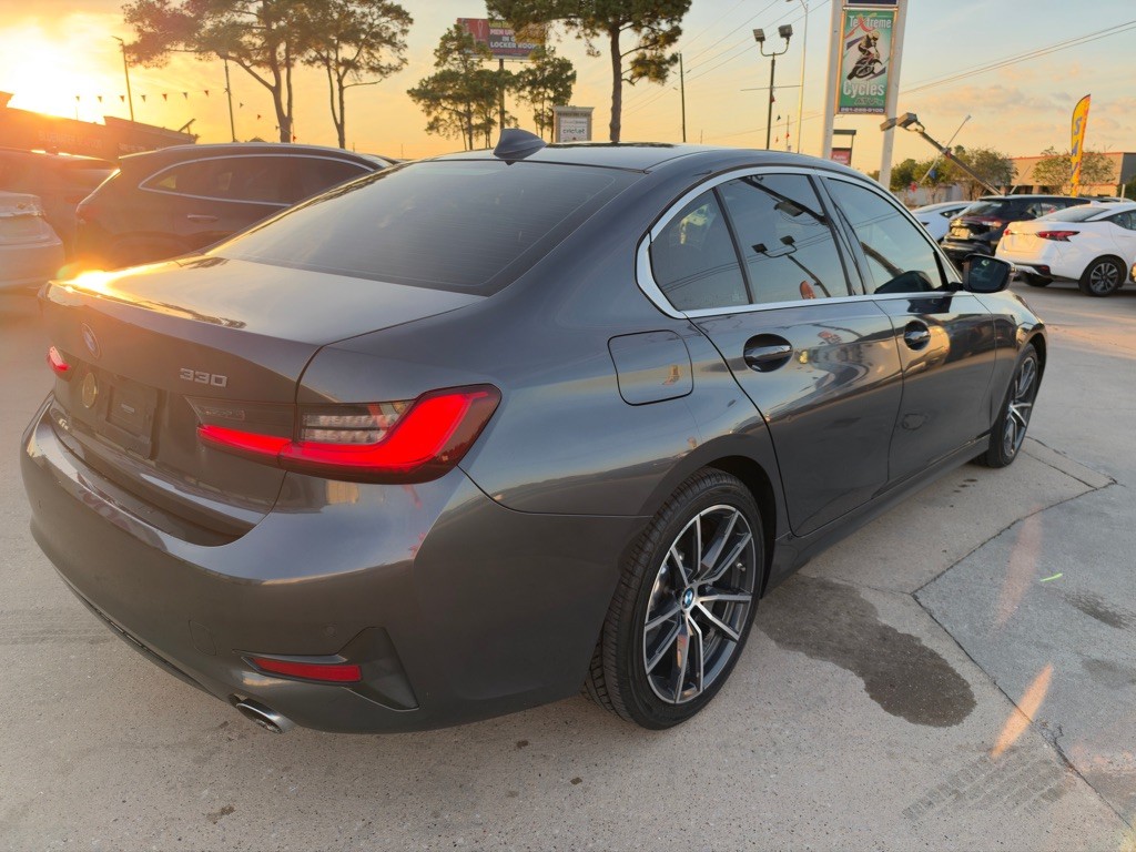 2020 BMW 3 Series Image 9