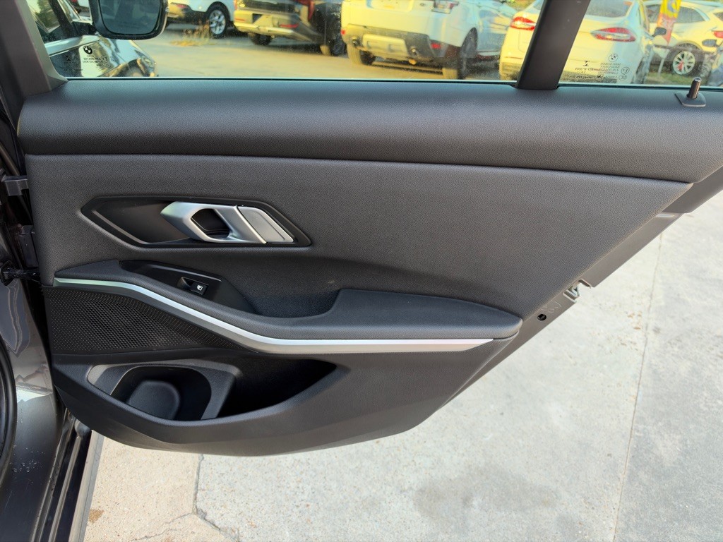 2020 BMW 3 Series Image 17
