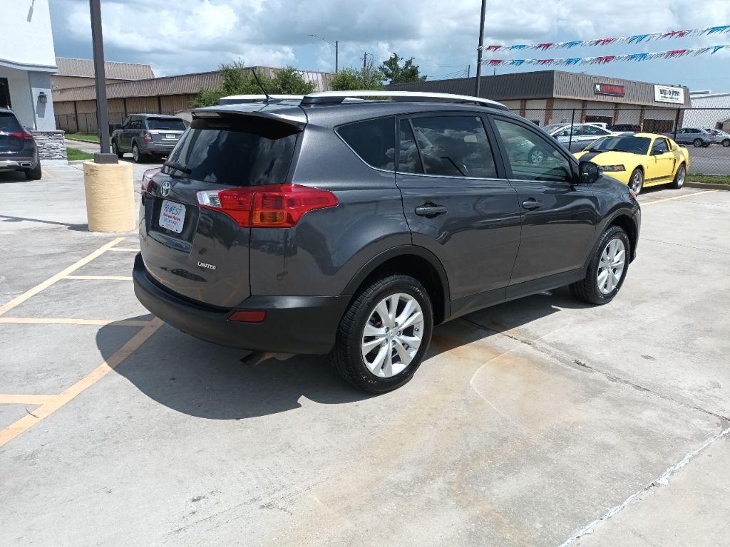 2015 Toyota Rav4 Image 2