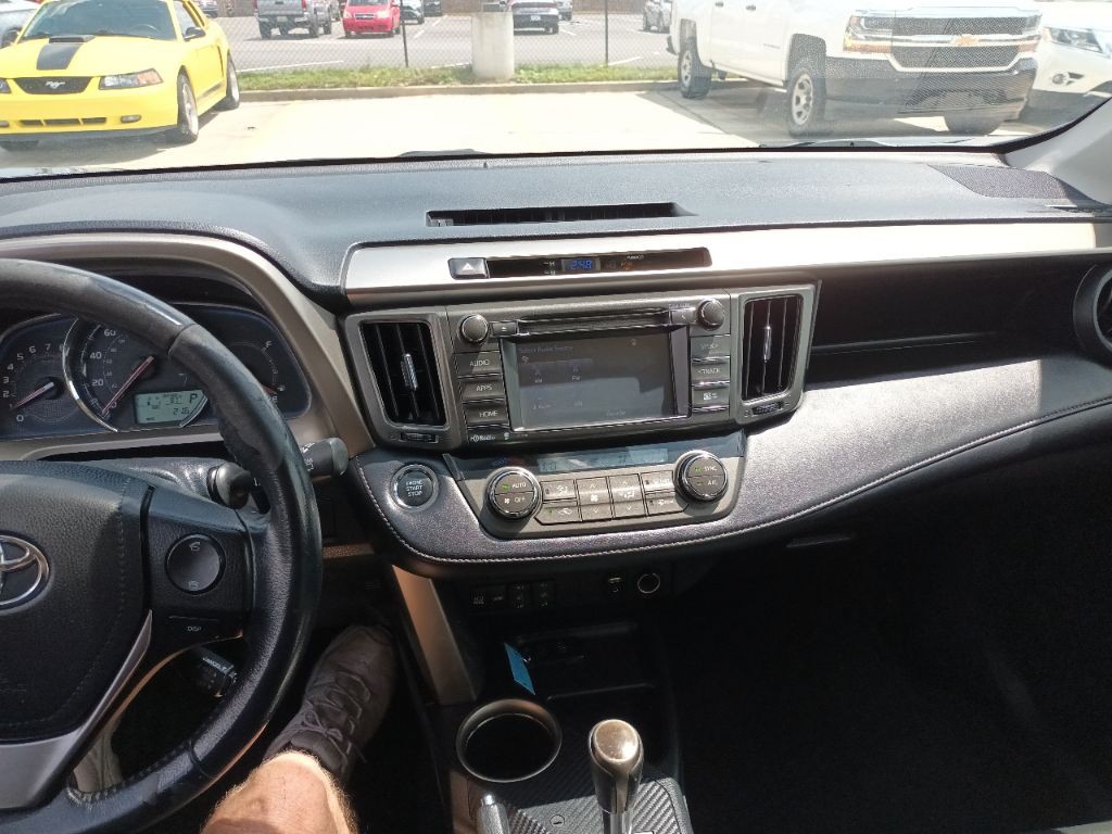 2015 Toyota Rav4 Image 11