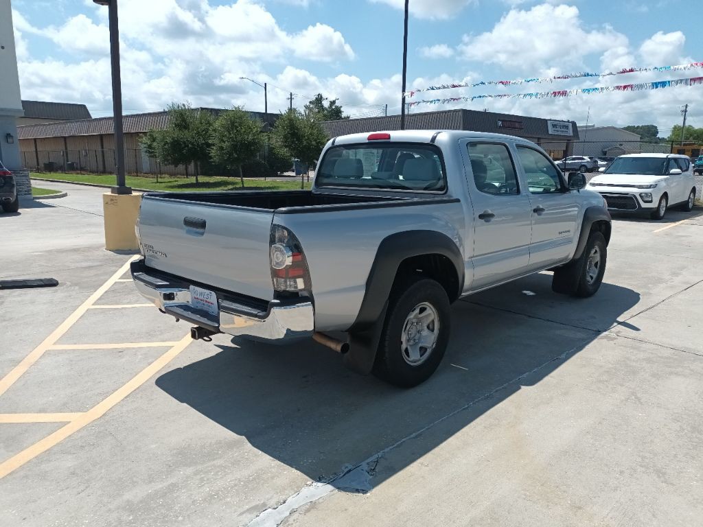 2011 Toyota Tacoma Image 2