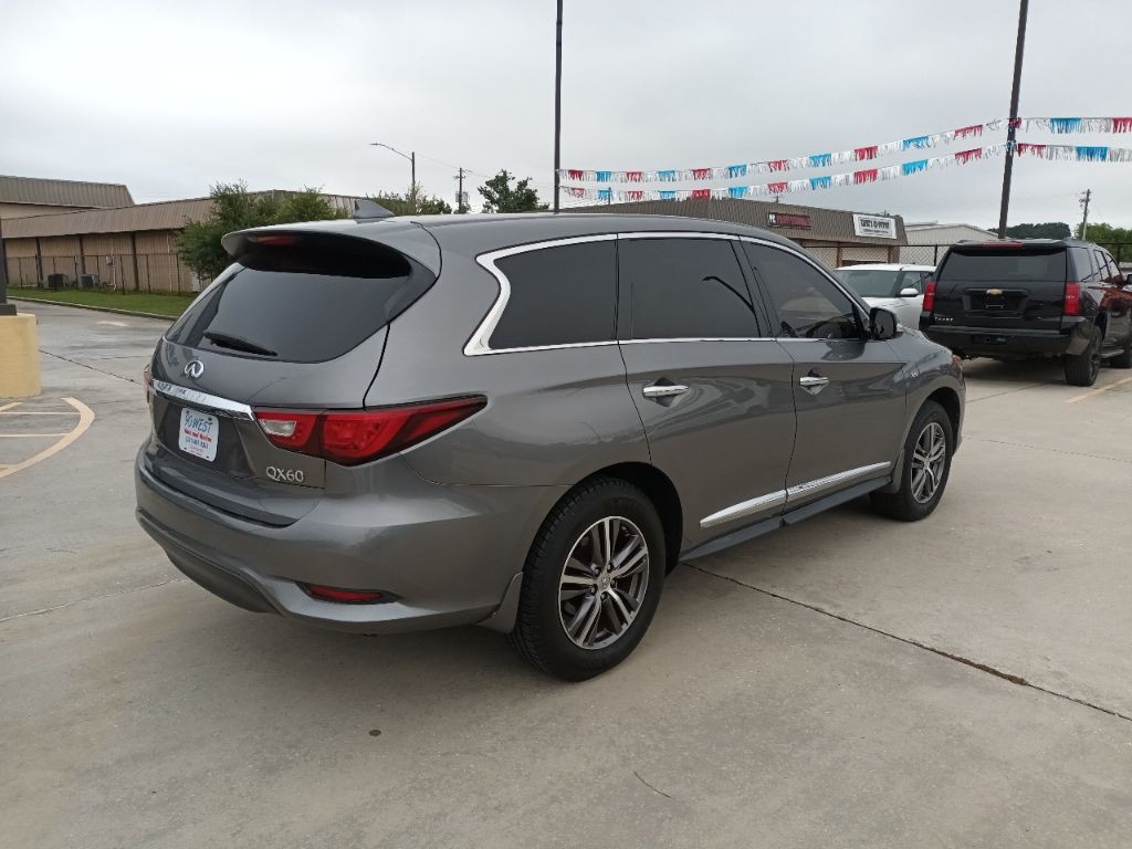 2017 INFINITI QX60 Image 2