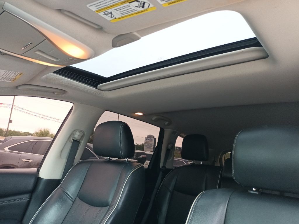 2017 INFINITI QX60 Image 11