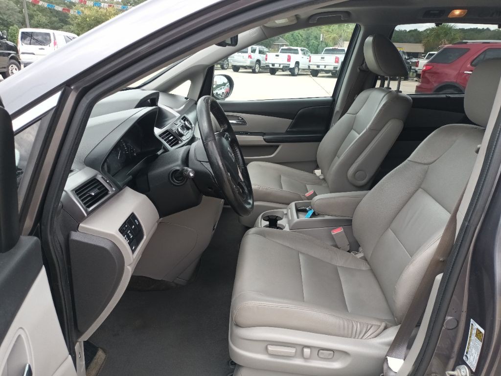 2015 Honda Odyssey Image 8