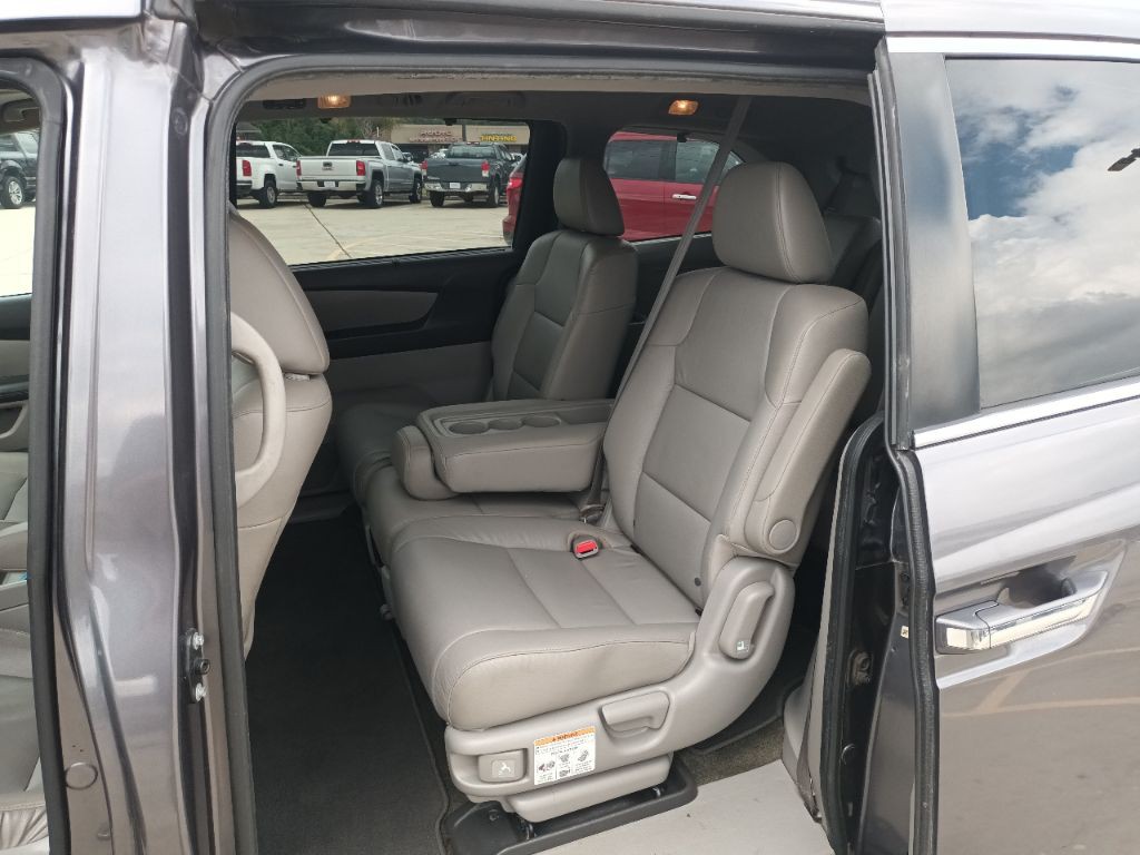 2015 Honda Odyssey Image 9