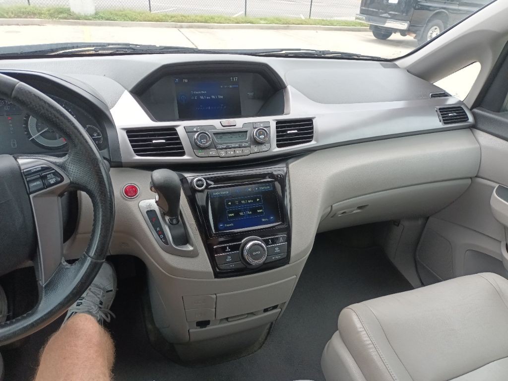 2015 Honda Odyssey Image 13
