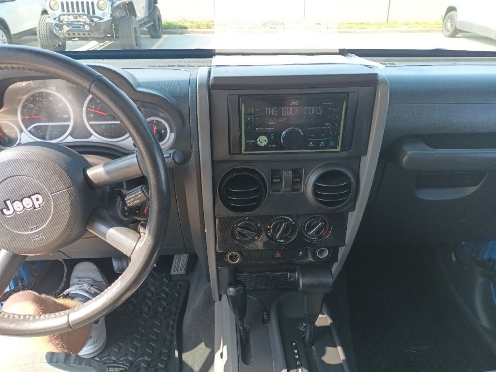 2010 Jeep Wrangler Image 10
