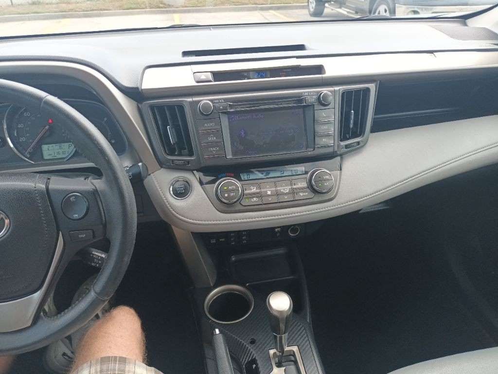 2013 Toyota Rav4 Image 10