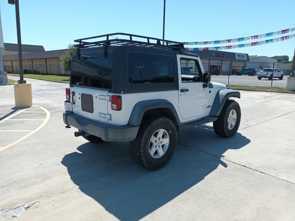 2013 Jeep Wrangler Image 2